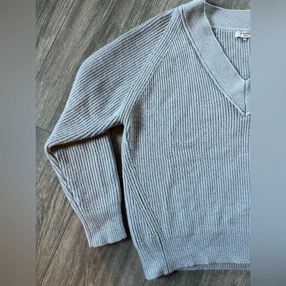 FRNCH Paris ribbed knit v-neck Sweater in grey. Size S